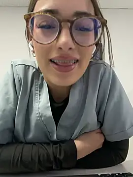 Snapshot of Sweet_Milaa1 chatting on July 10, 2026, 8:55 pm Sweet Milaa1 online show from July 10, 2026, 8:55 pm