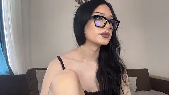 MiaTransDoll online show from July 9, 2026, 9:46 am
