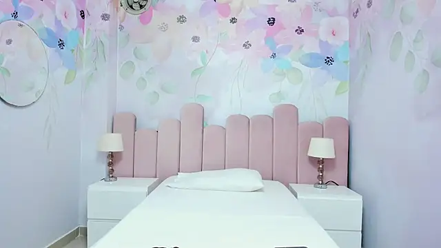 Miabloom19  online show from July 15, 2026, 11:10 pm