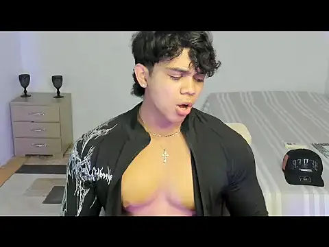 Snapshot of noahprada chatting on May 14, 2026, 5:14 am noahprada online show from May 14, 2026, 5:14 am