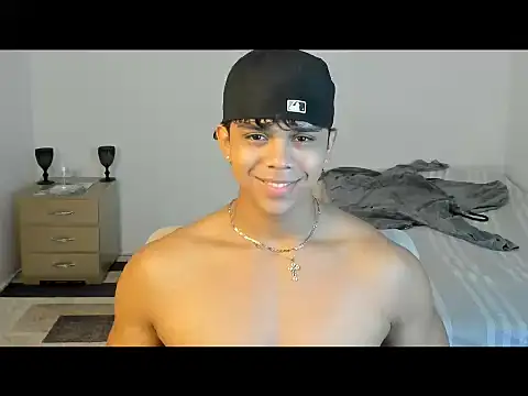 Snapshot of noahprada chatting on May 20, 2026, 6:08 am noahprada online show from May 20, 2026, 6:08 am