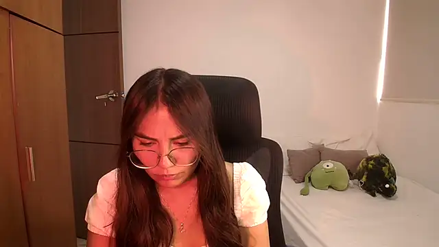 abbyyandmaxx online show from June 18, 2026, 4:11 pm