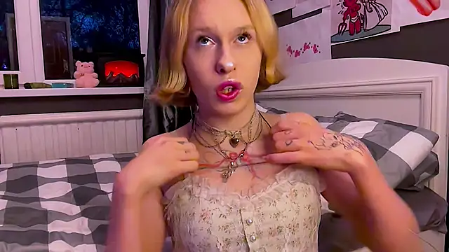 Miss Amy00 online show from May 4, 2026, 6:37 pm