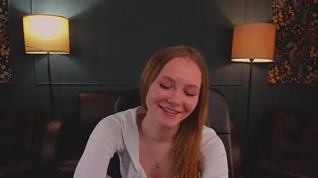 FloraLarsson online show from May 2, 2026, 3:50 pm