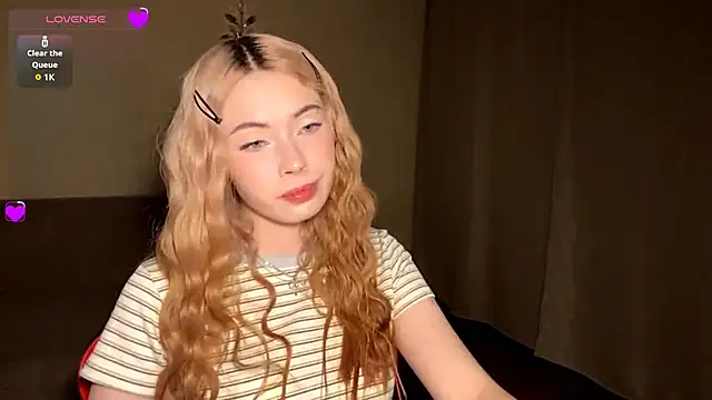 JacquiKelder online show from May 11, 2026, 4:04 pm