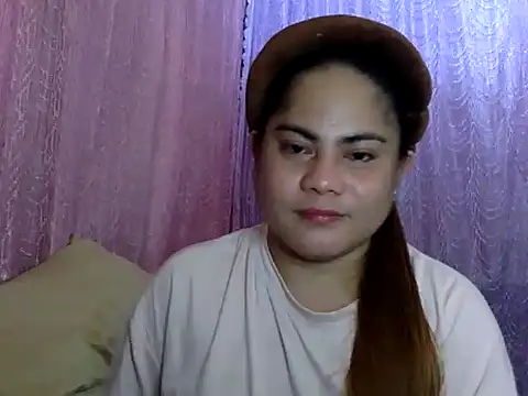 Lucy69-S online show from May 13, 2026, 3:59 am