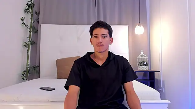 Alejo-and-Thiago online show from July 6, 2026, 12:24 pm
