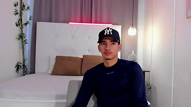 Alejo-and-Thiago online show from July 24, 2026, 12:25 pm