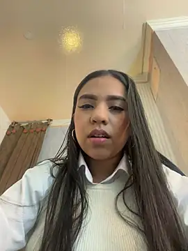 Snapshot of Dulcerouss__ chatting on May 20, 2026, 11:27 am Dulcerouss online show from May 20, 2026, 11:27 am