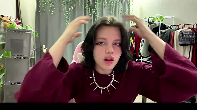 VeIvetLure online show from June 18, 2026, 6:12 pm