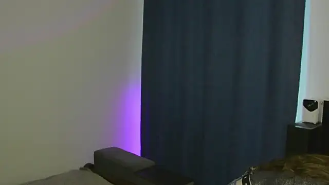 MiaSweetti online show from May 27, 2026, 3:47 am