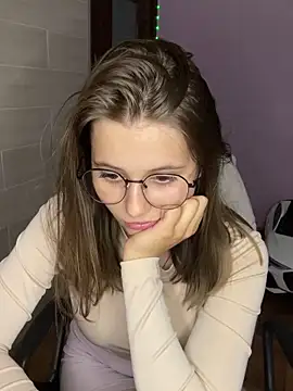Snapshot of Blossom_Emily chatting on June 7, 2026, 4:11 pm Blossom Emily online show from June 7, 2026, 4:11 pm