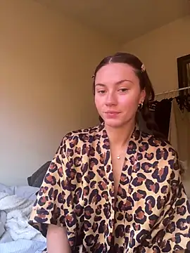 daisycollins online show from May 9, 2026, 3:45 am