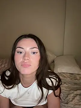 daisycollins online show from May 14, 2026, 10:22 am