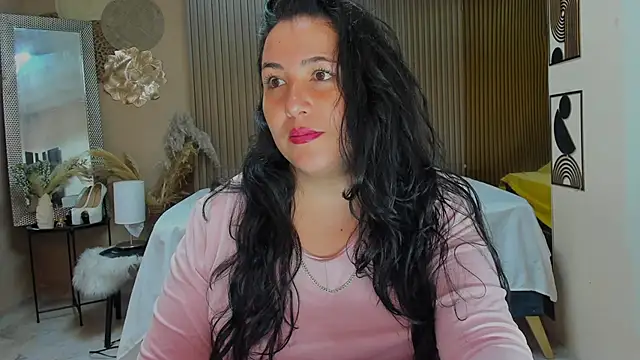 BBWLuxuryMuse online show from June 8, 2026, 11:43 am