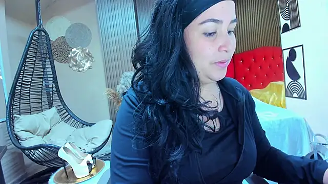 BBWLuxuryMuse online show from August 5, 2026, 12:08 pm