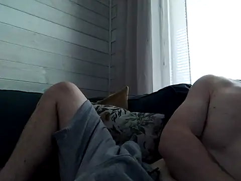 fitboyy  online show from May 25, 2026, 9:04 am