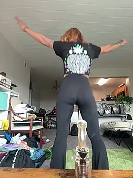ArielDawn online show from July 25, 2026, 8:50 pm