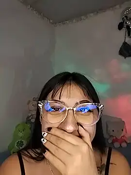 Kiara Mirage online show from May 19, 2026, 12:05 am