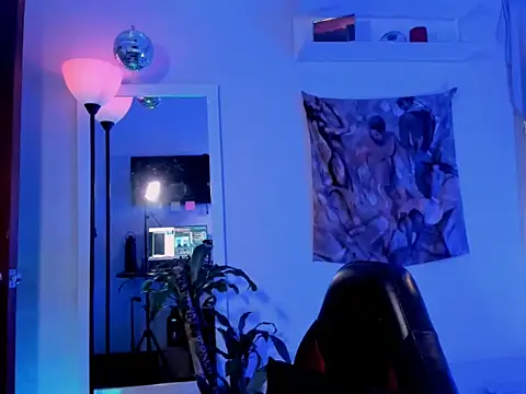 Snapshot of LarryGarzon chatting on June 9, 2026, 9:59 pm LarryGarzon online show from June 9, 2026, 9:59 pm