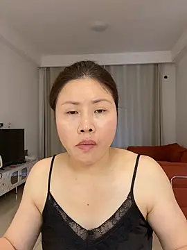 Fragrant 51 online show from May 4, 2026, 9:38 am