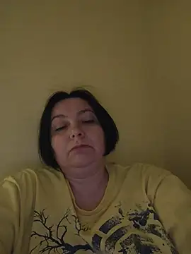 EmmaEmmy40 online show from May 25, 2026, 7:31 pm