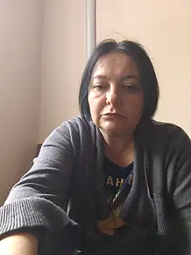 EmmaEmmy40 online show from June 12, 2026, 7:51 am