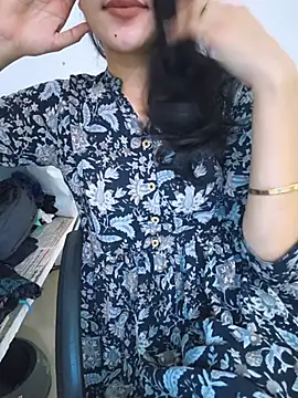 zoya baby  online show from May 31, 2026, 4:09 am