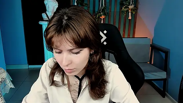 LolaDominara online show from June 7, 2026, 6:17 am