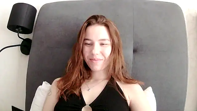 Snapshot of PollyStix chatting on May 4, 2026, 10:55 am PollyStix online show from May 4, 2026, 10:55 am