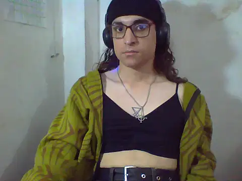 Snapshot of LaCuerva chatting on May 15, 2026, 4:47 pm LaCuerva online show from May 15, 2026, 4:47 pm