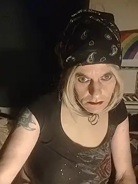Snapshot of rustle1 chatting on May 13, 2026, 5:05 am rustle1 online show from May 13, 2026, 5:05 am