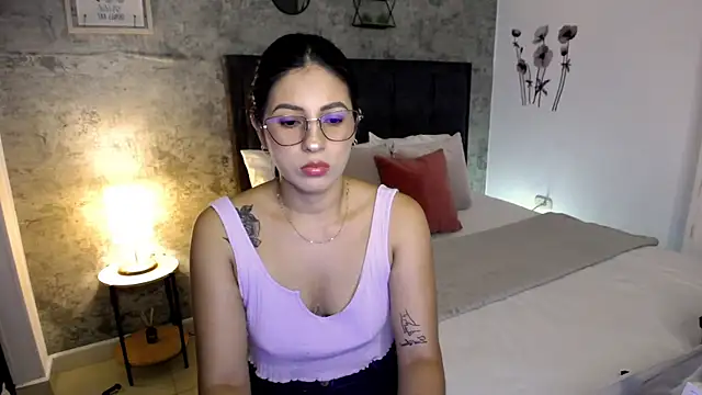 isa cruzx online show from May 12, 2026, 11:24 pm