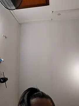 elina94i online show from June 30, 2026, 7:04 pm