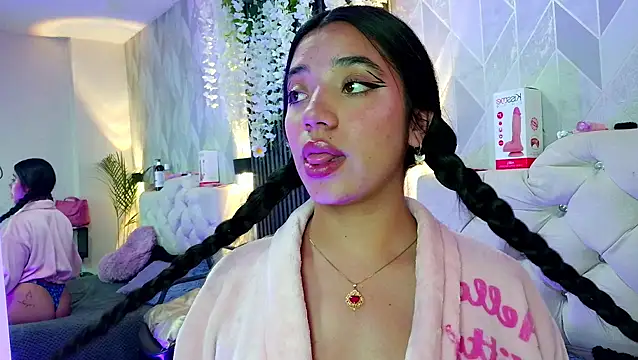 Zaira bonny online show from June 12, 2026, 5:12 pm