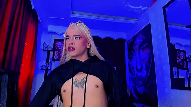 Mia Colucci25 online show from June 14, 2026, 6:43 pm