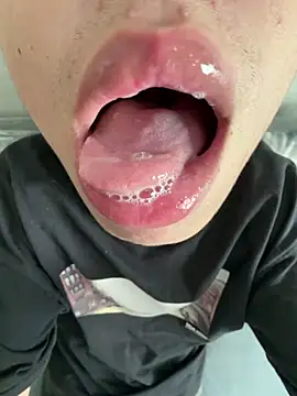 hotlips2026 online show from May 6, 2026, 2:22 pm
