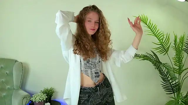 Mila Stain online show from May 4, 2026, 5:47 am