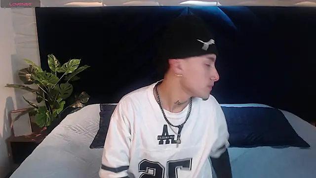 Snapshot of Spencerwhite_ chatting on June 16, 2026, 10:23 pm Spencerwhite online show from June 16, 2026, 10:23 pm
