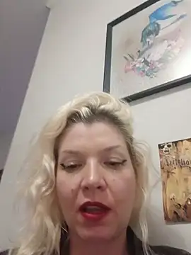 Snapshot of GoldenLatinax chatting on July 20, 2026, 2:26 am GoldenLatinax online show from July 20, 2026, 2:26 am