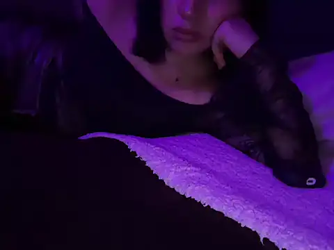 gigi333336 online show from May 4, 2026, 11:12 pm