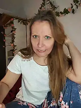 Snapshot of Candy_Cougar chatting on May 16, 2026, 6:54 am Candy Cougar online show from May 16, 2026, 6:54 am