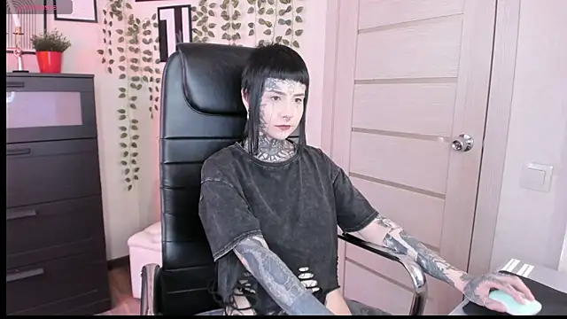 Bloood  Mary online show from June 3, 2026, 11:02 am