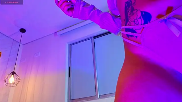Ey Im simone  online show from May 31, 2026, 6:09 pm