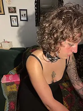 EmilieBraun online show from May 23, 2026, 8:13 pm