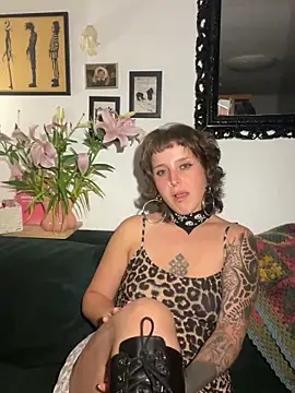 EmilieBraun online show from June 13, 2026, 8:40 pm