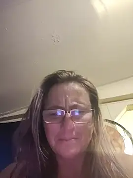 Snapshot of Queenle91 chatting on May 15, 2026, 11:23 pm Queenle91 online show from May 15, 2026, 11:23 pm