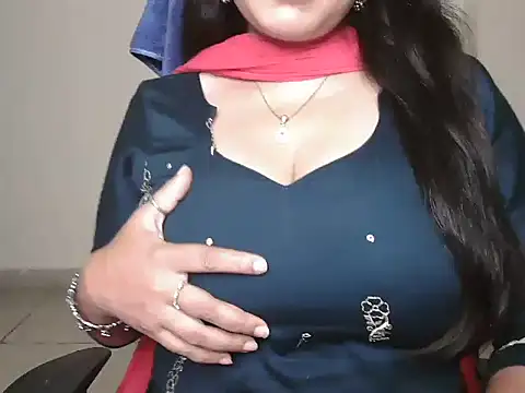 Yanshi23 online show from July 28, 2026, 3:54 pm
