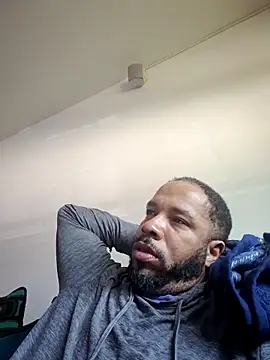 yoursexydaddy8181 online show from May 31, 2026, 1:40 pm