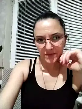 MillaMia45 online show from May 12, 2026, 7:33 pm